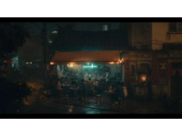 广铁深夜餐车争议列车员夜宵引乘客不满，广铁教育处理并致歉