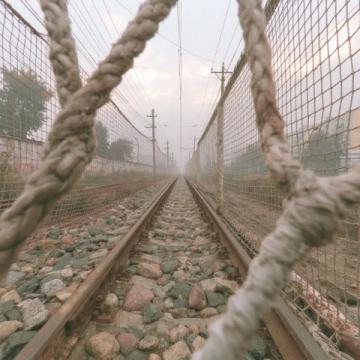 云南汽车票价全国最贵之一,16 个市州 7 个未通火车,地形复杂铁路难修
