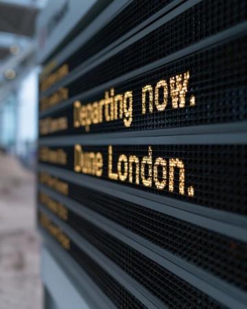 英语口语对话买火车票实用指南,掌握出行必备英语表达与沟通技巧