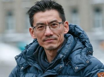 江苏男子高铁座被占,本欲发火,却遇暖心举动,尽显国人温情!