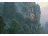 深夜列车上的免费日之约：一位母亲与孩子的黄山之旅