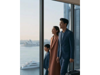 成功企业家全家春节乘高铁返乡探亲