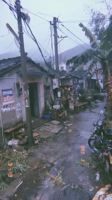 受水害影响,齐齐哈尔火车站多趟列车被迫停运