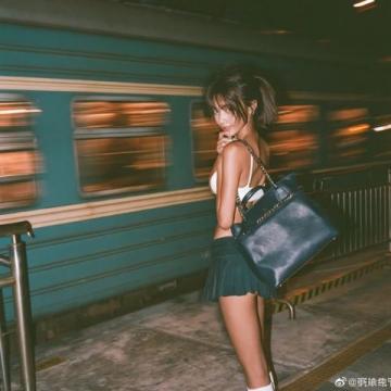 不少最近坐高铁的朋友,应该都领教过杭州西站前几天的混乱,大面积晚点、部分车次直接