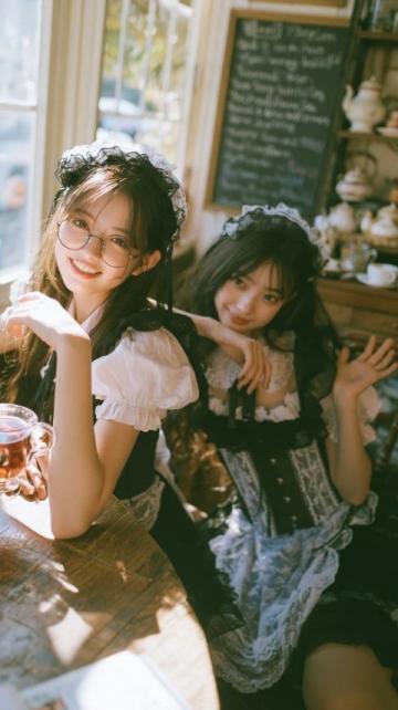 动车列车员,看不见的四重压力外人看到的,是整齐制服、得体微笑