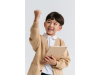 网上爆火名场面！小孩哥用全自动麻将机麻将搭轨道玩磁悬浮，揭秘物理原理